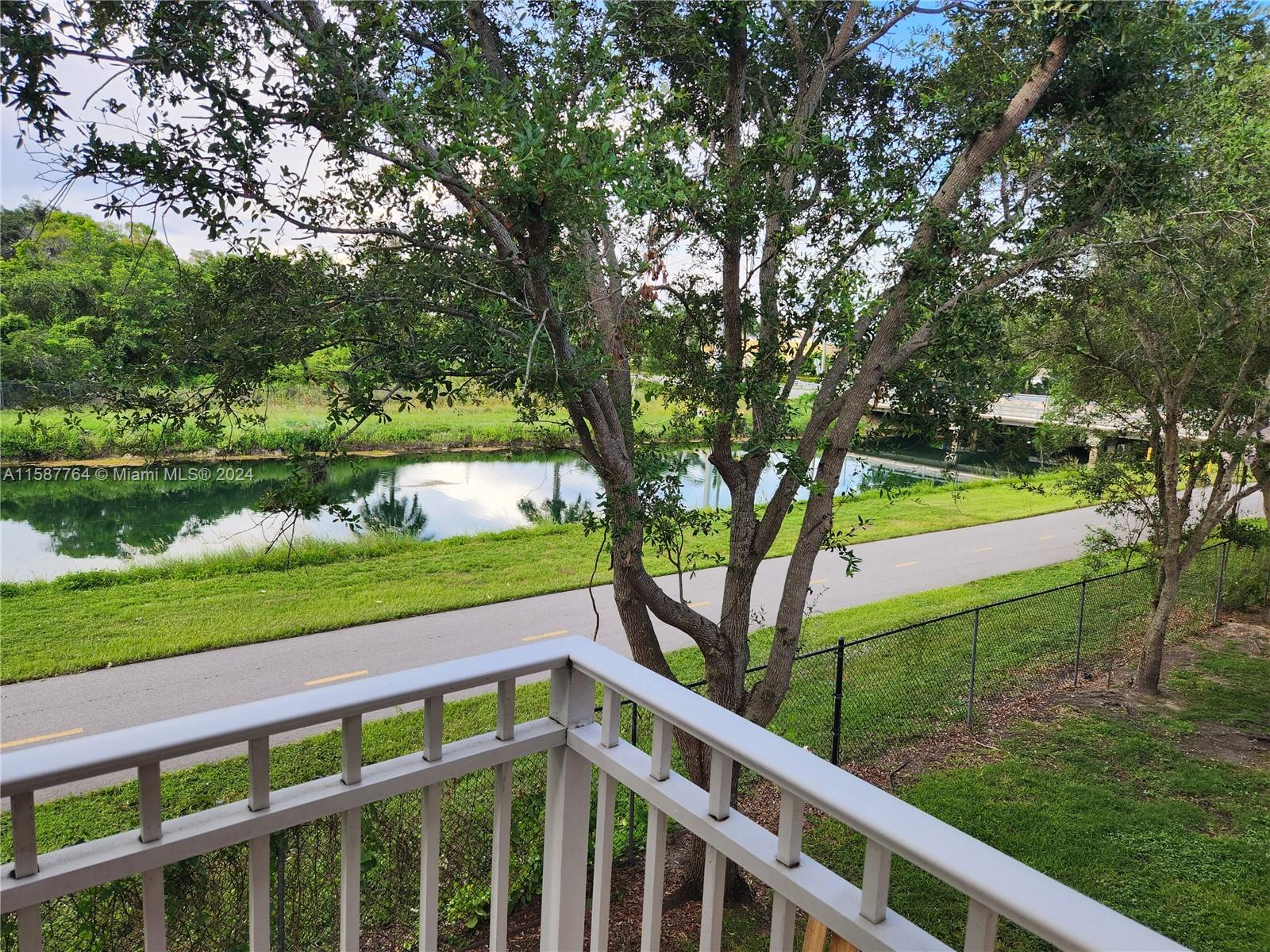 CARIBBEAN ISLES VILLAS CO - Residential Lease