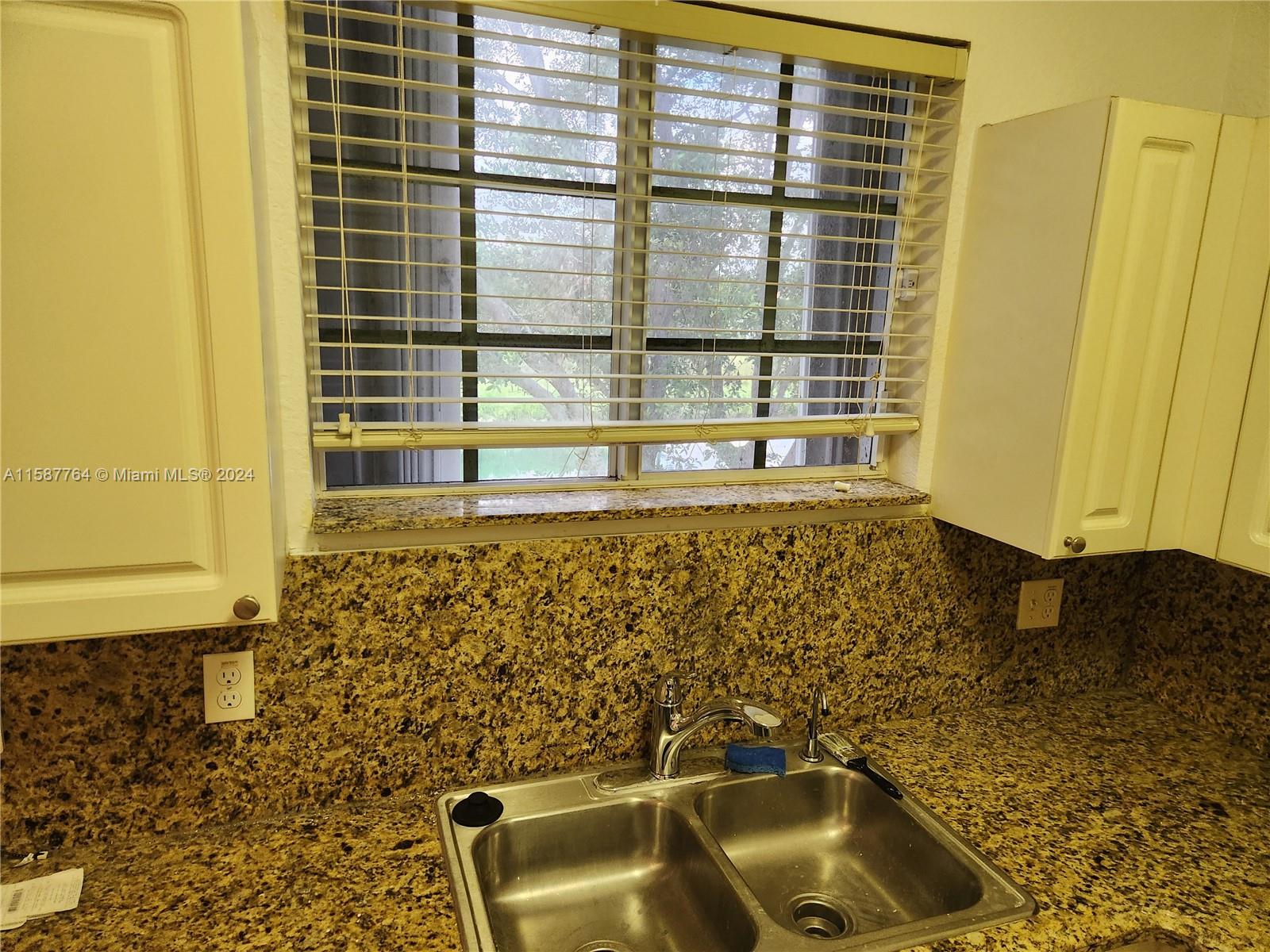 CARIBBEAN ISLES VILLAS CO - Residential Lease