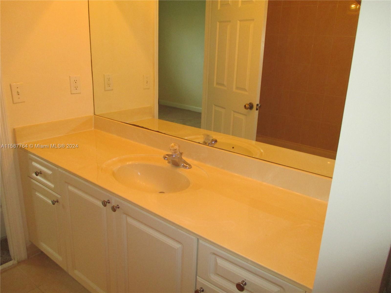 CARIBBEAN ISLES VILLAS CO - Residential Lease