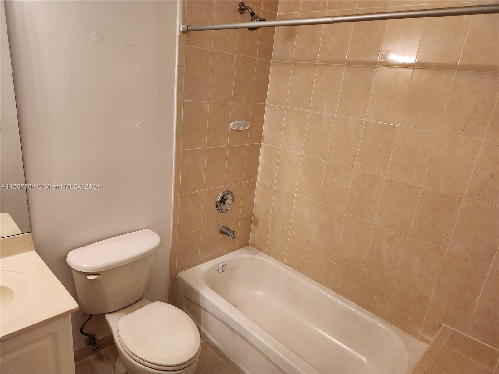CARIBBEAN ISLES VILLAS CO - Residential Lease