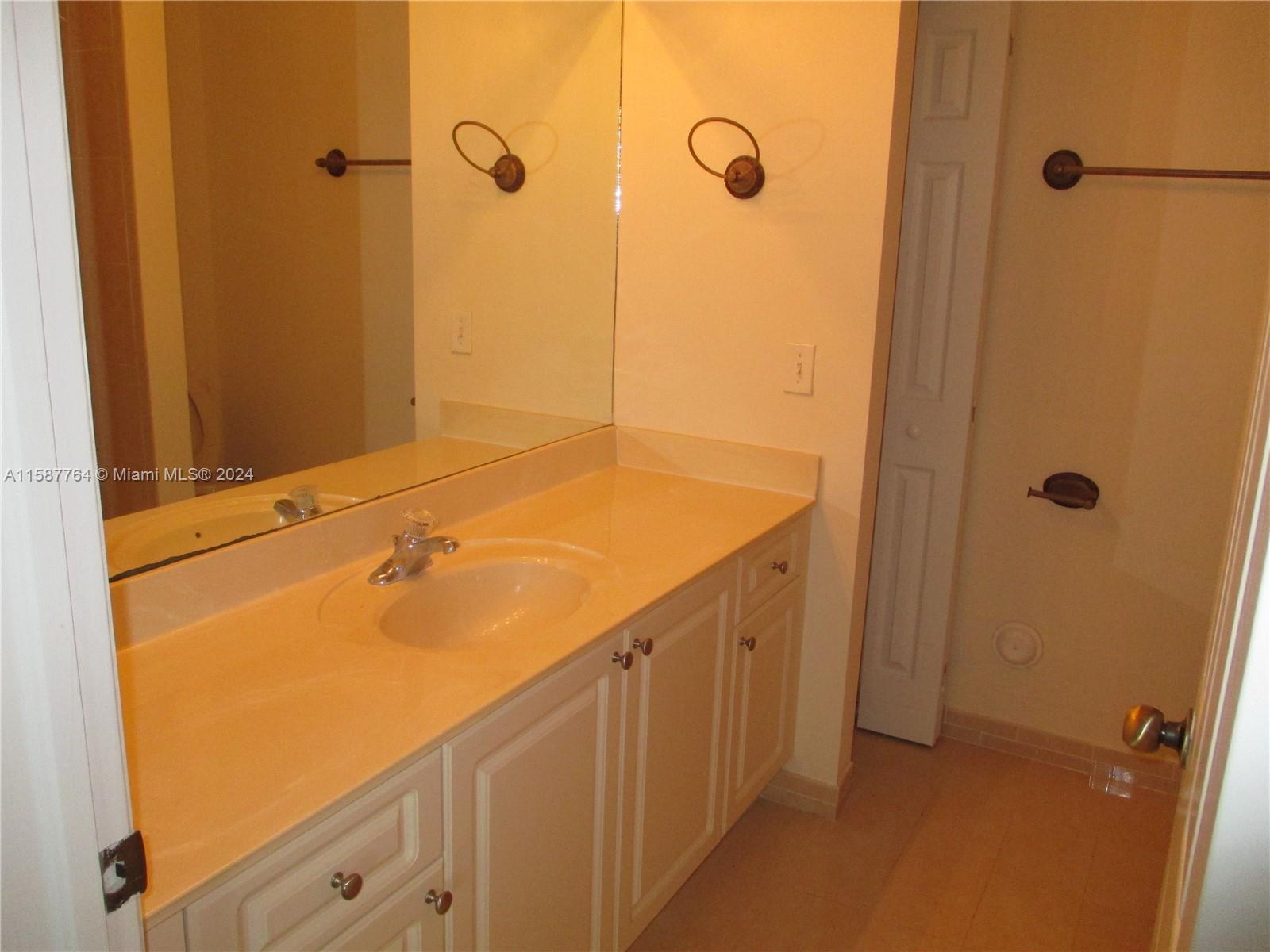 CARIBBEAN ISLES VILLAS CO - Residential Lease