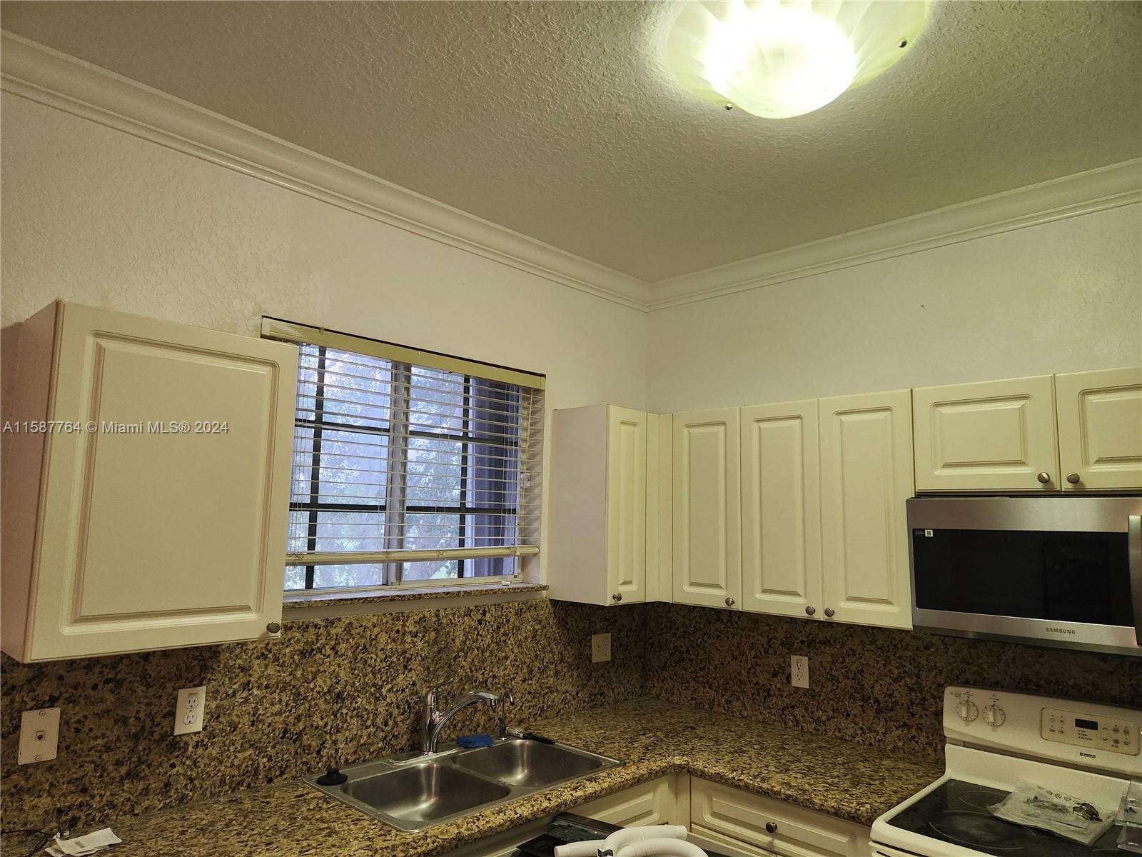 CARIBBEAN ISLES VILLAS CO - Residential Lease