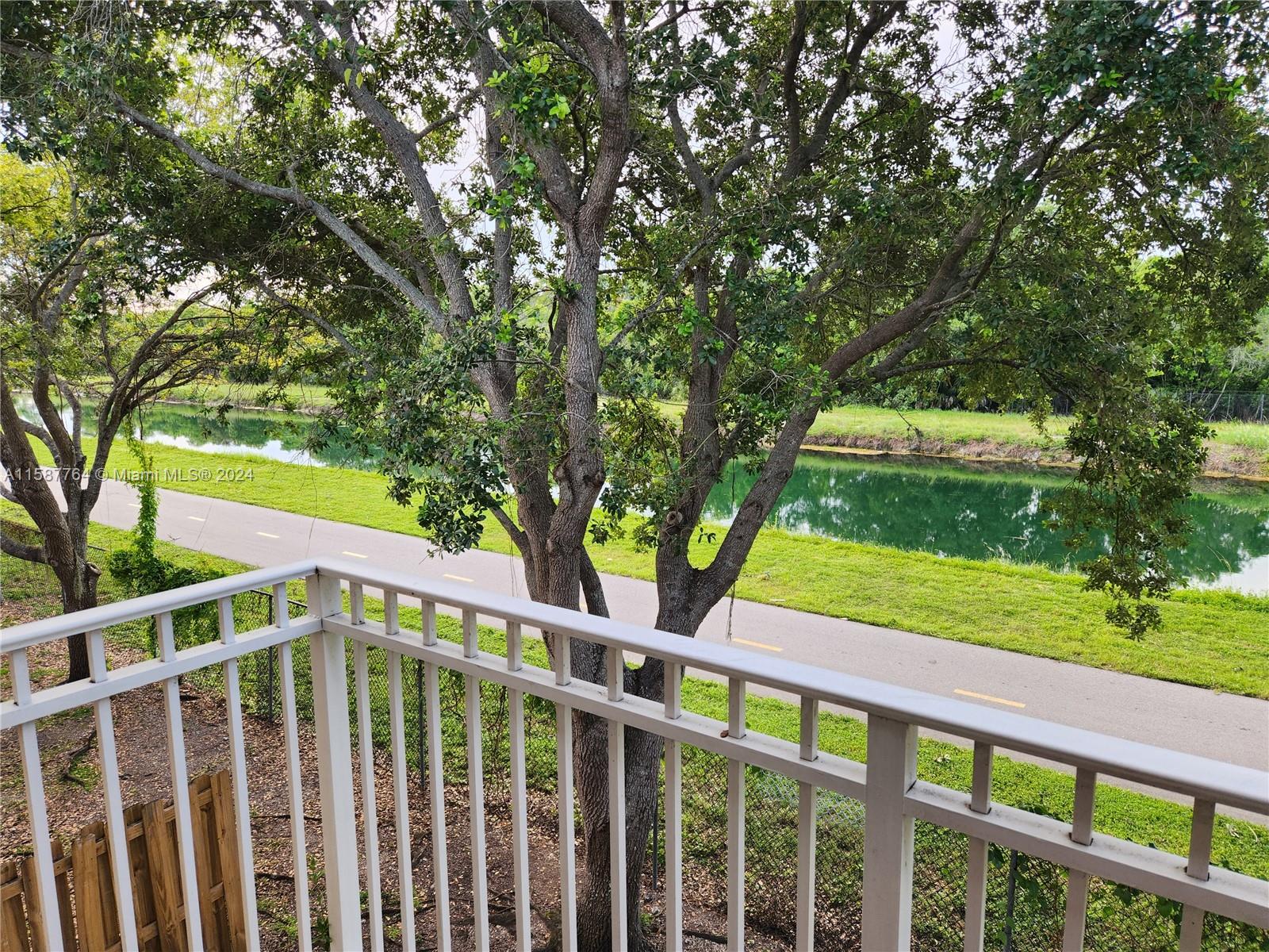 CARIBBEAN ISLES VILLAS CO - Residential Lease