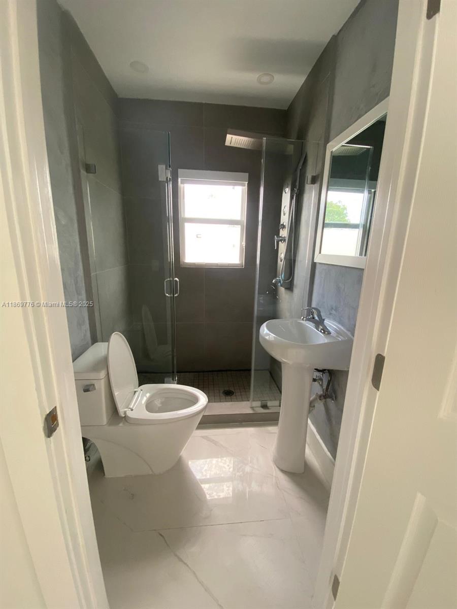 HOLLYWOOD SOUTH SIDE ADD - Residential Lease