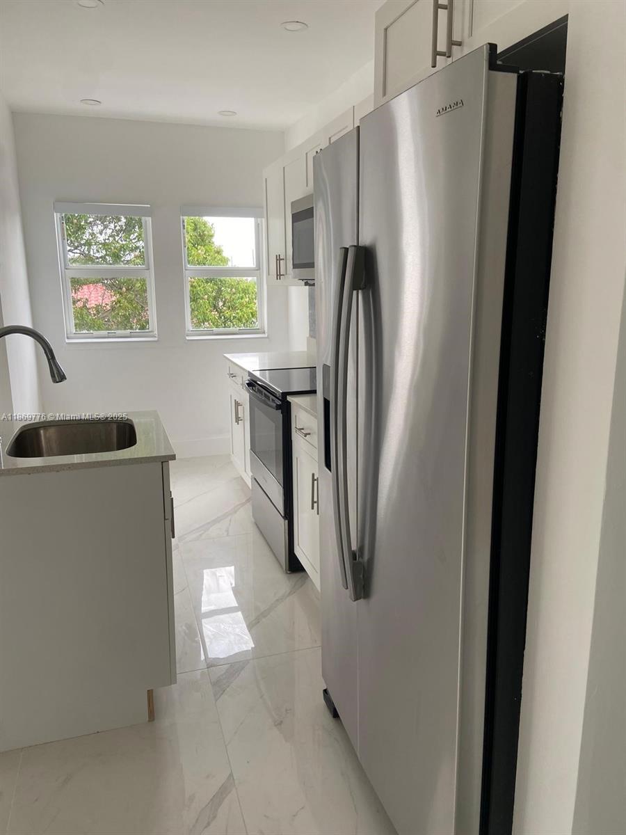 HOLLYWOOD SOUTH SIDE ADD - Residential Lease