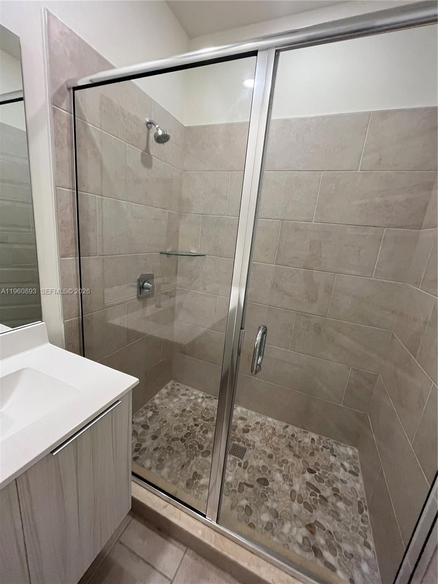 DOWNTOWN DORAL SOUTH PHAS - Residential