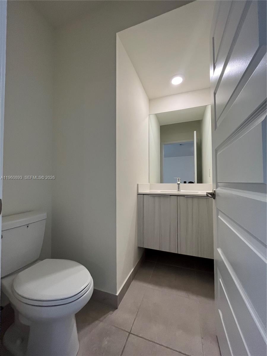 DOWNTOWN DORAL SOUTH PHAS - Residential