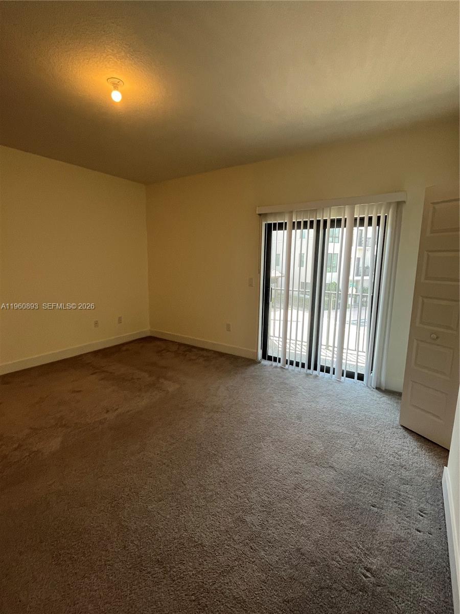 DOWNTOWN DORAL SOUTH PHAS - Residential