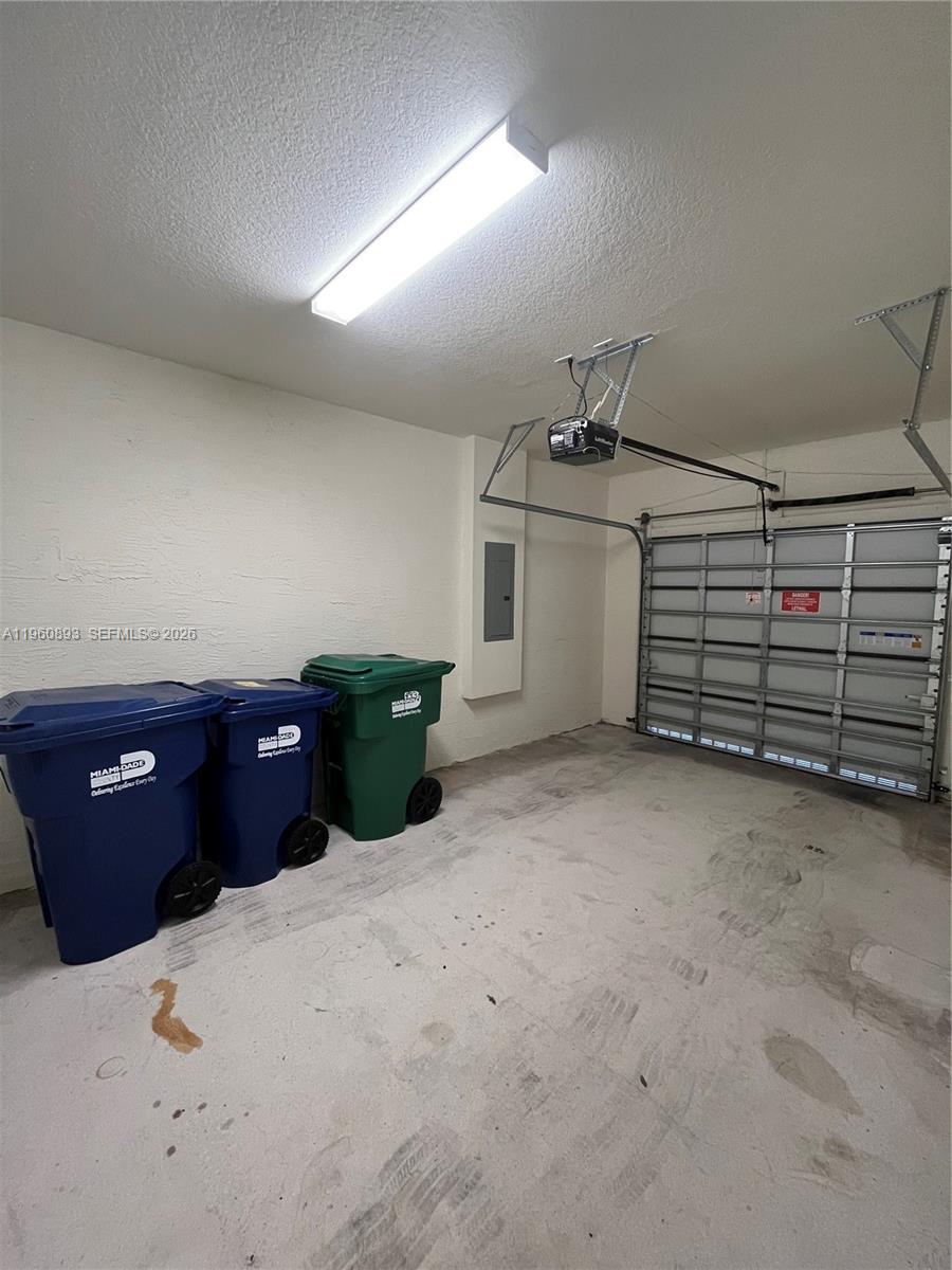 DOWNTOWN DORAL SOUTH PHAS - Residential