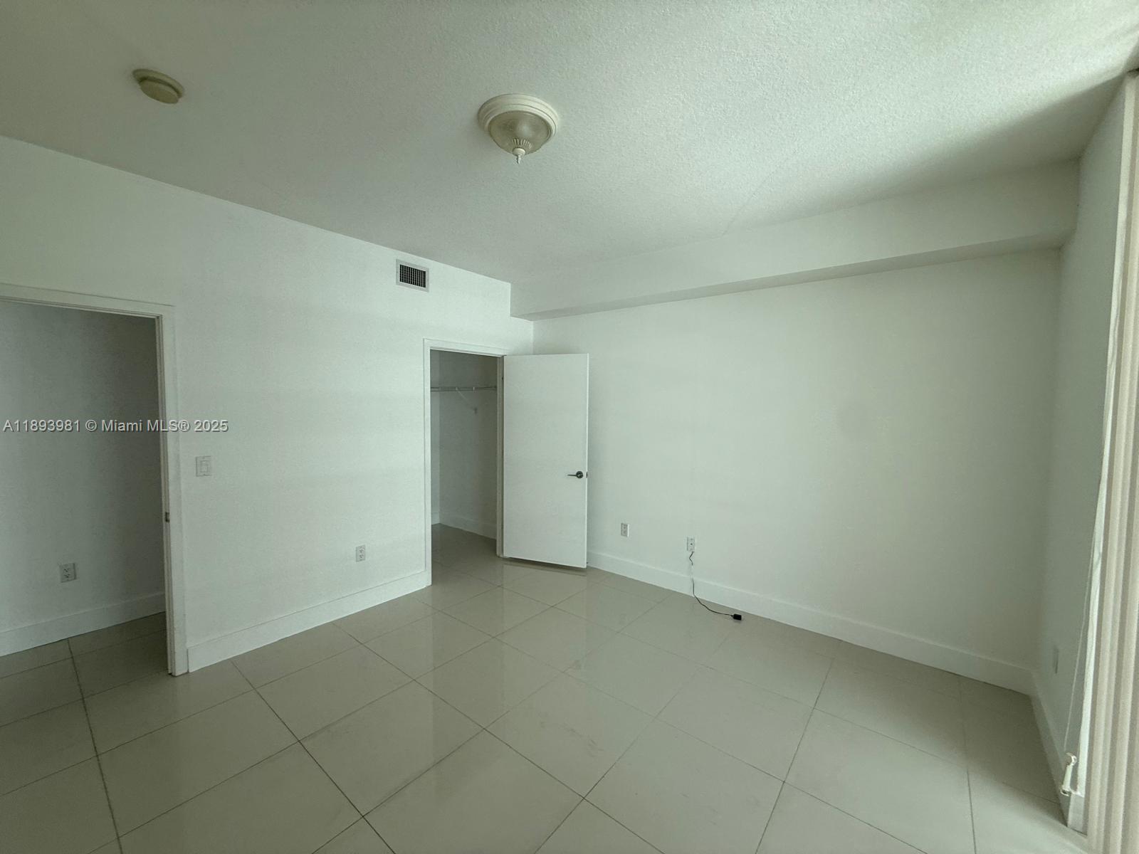 THE AXIS ON BRICKELL COND - Residential Lease