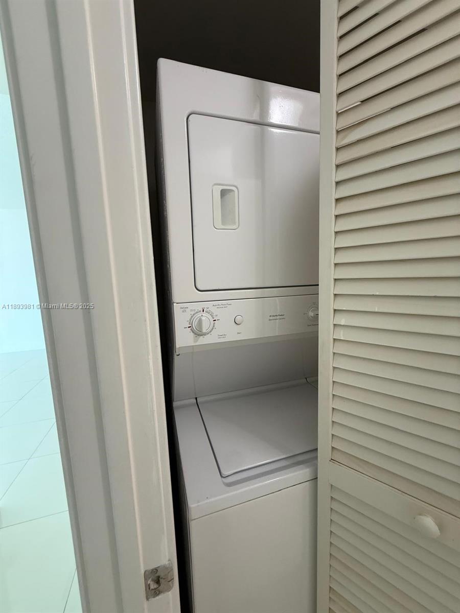 THE AXIS ON BRICKELL COND - Residential Lease