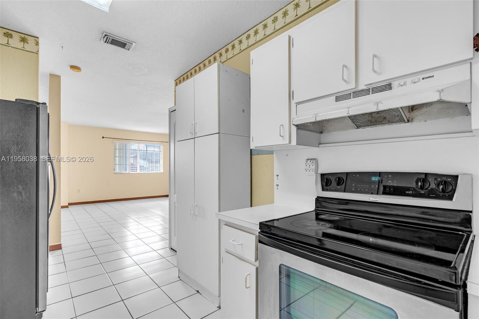 KEYSTONE POINT CONDO - Residential