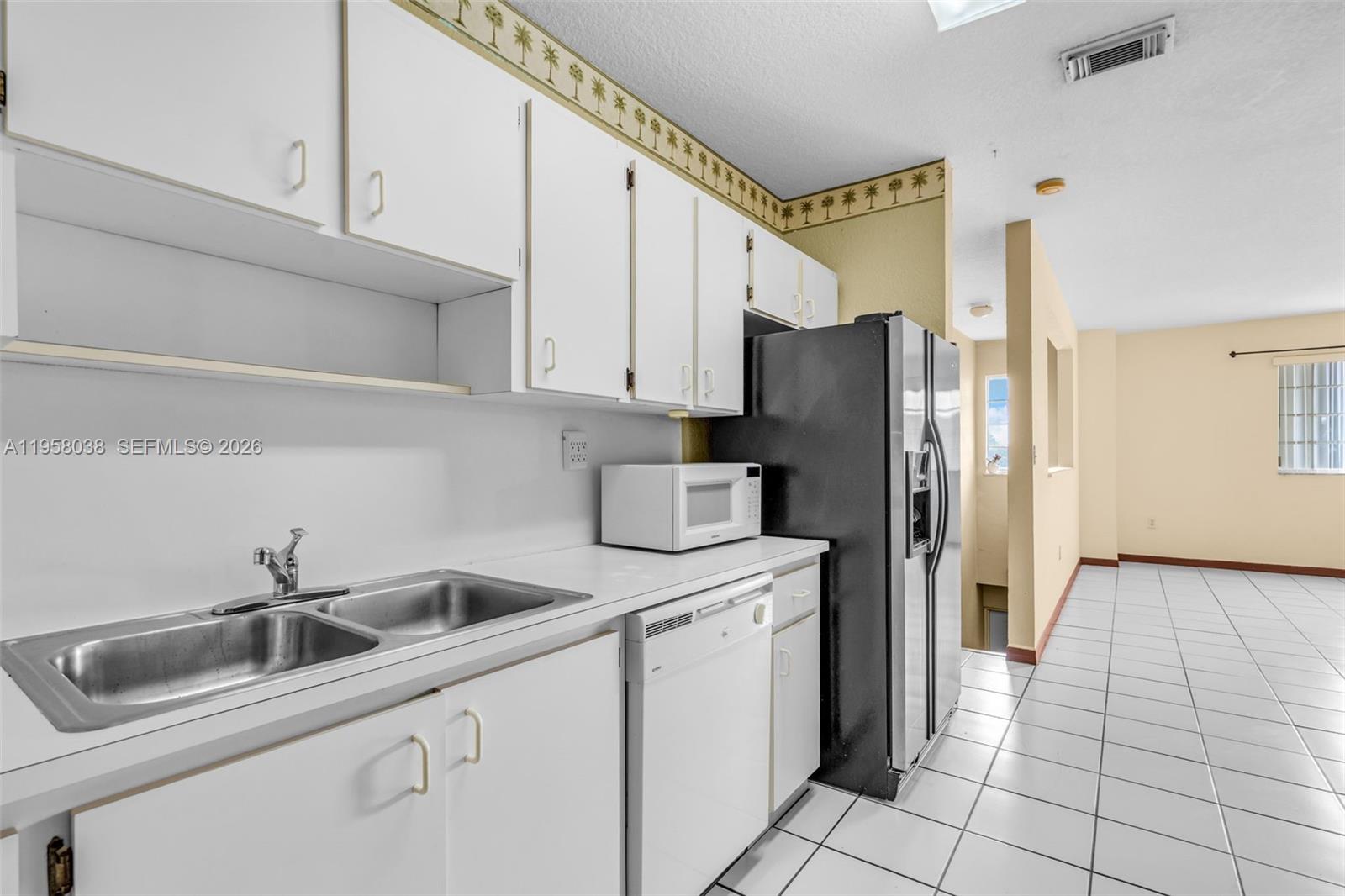 KEYSTONE POINT CONDO - Residential