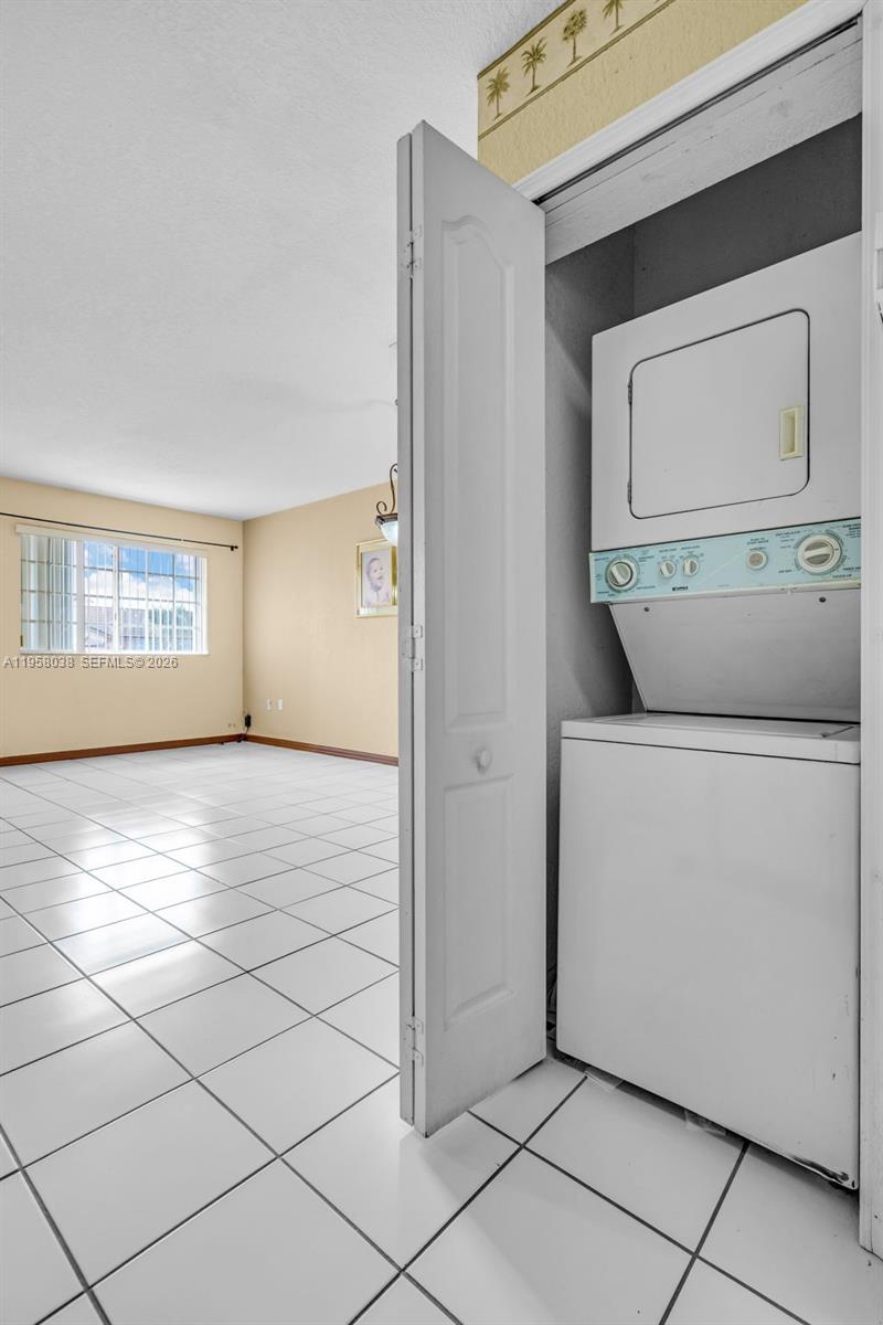 KEYSTONE POINT CONDO - Residential