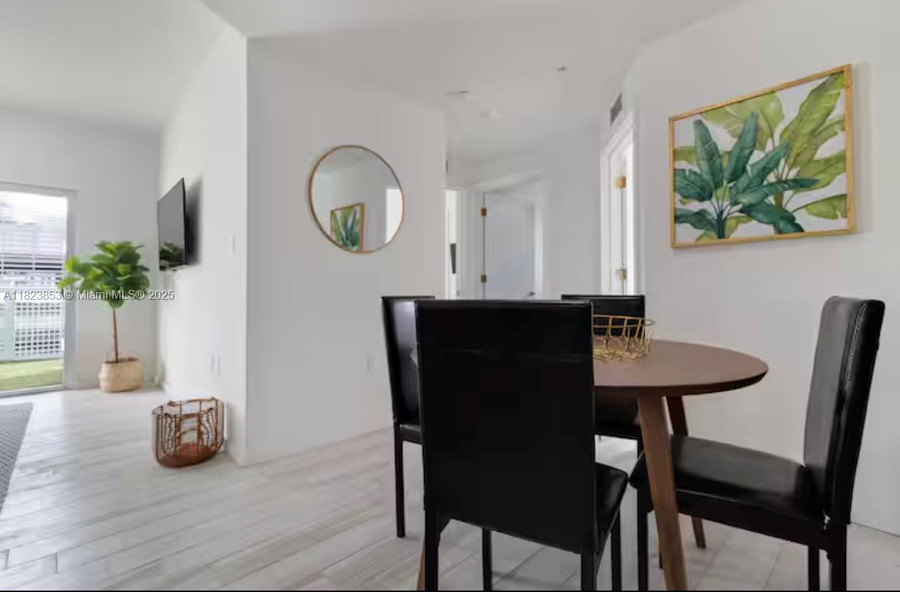 EMILIA CONDO - Residential