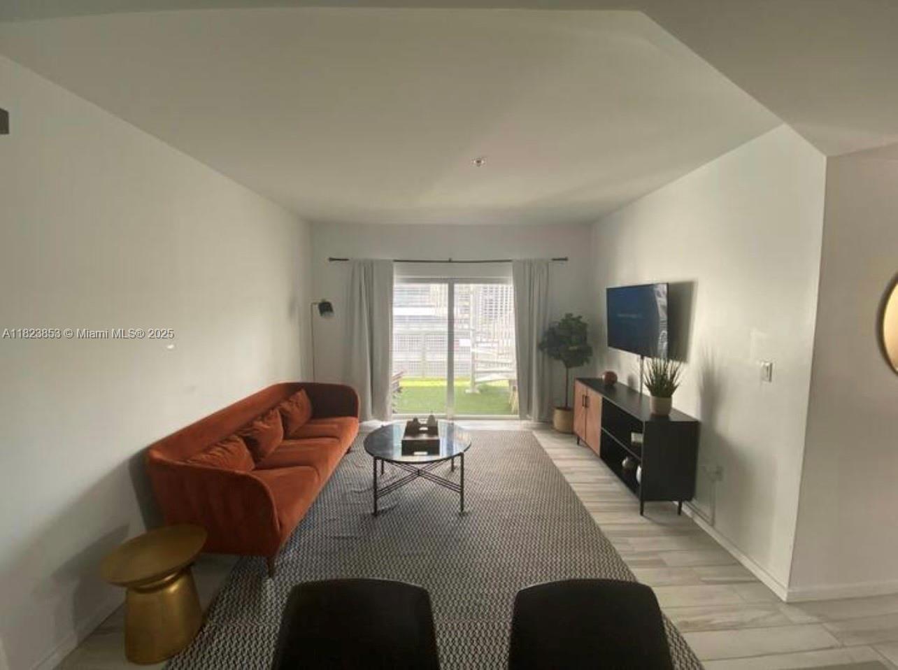 EMILIA CONDO - Residential