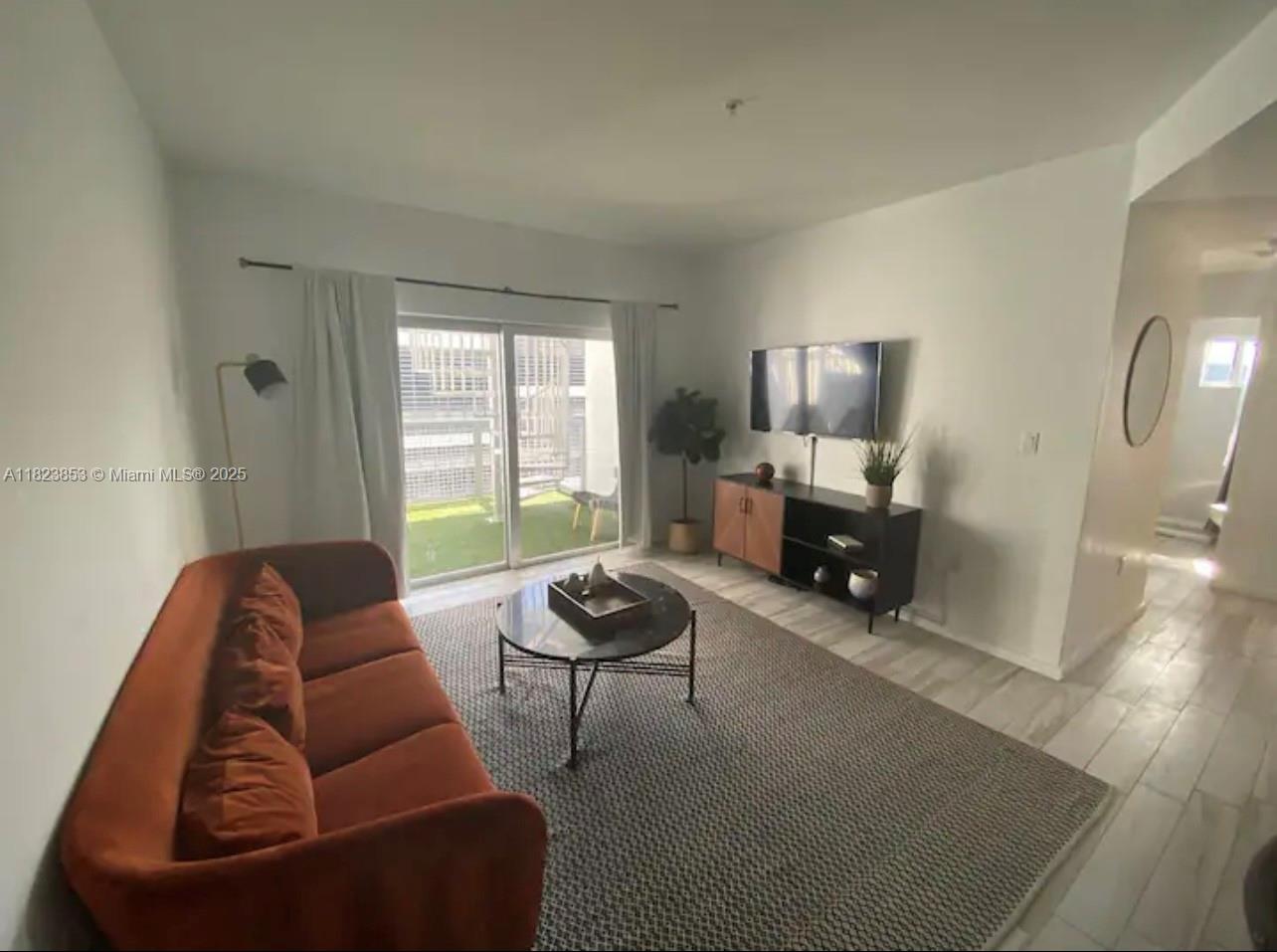 EMILIA CONDO - Residential