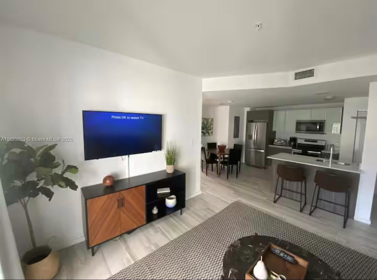 EMILIA CONDO - Residential