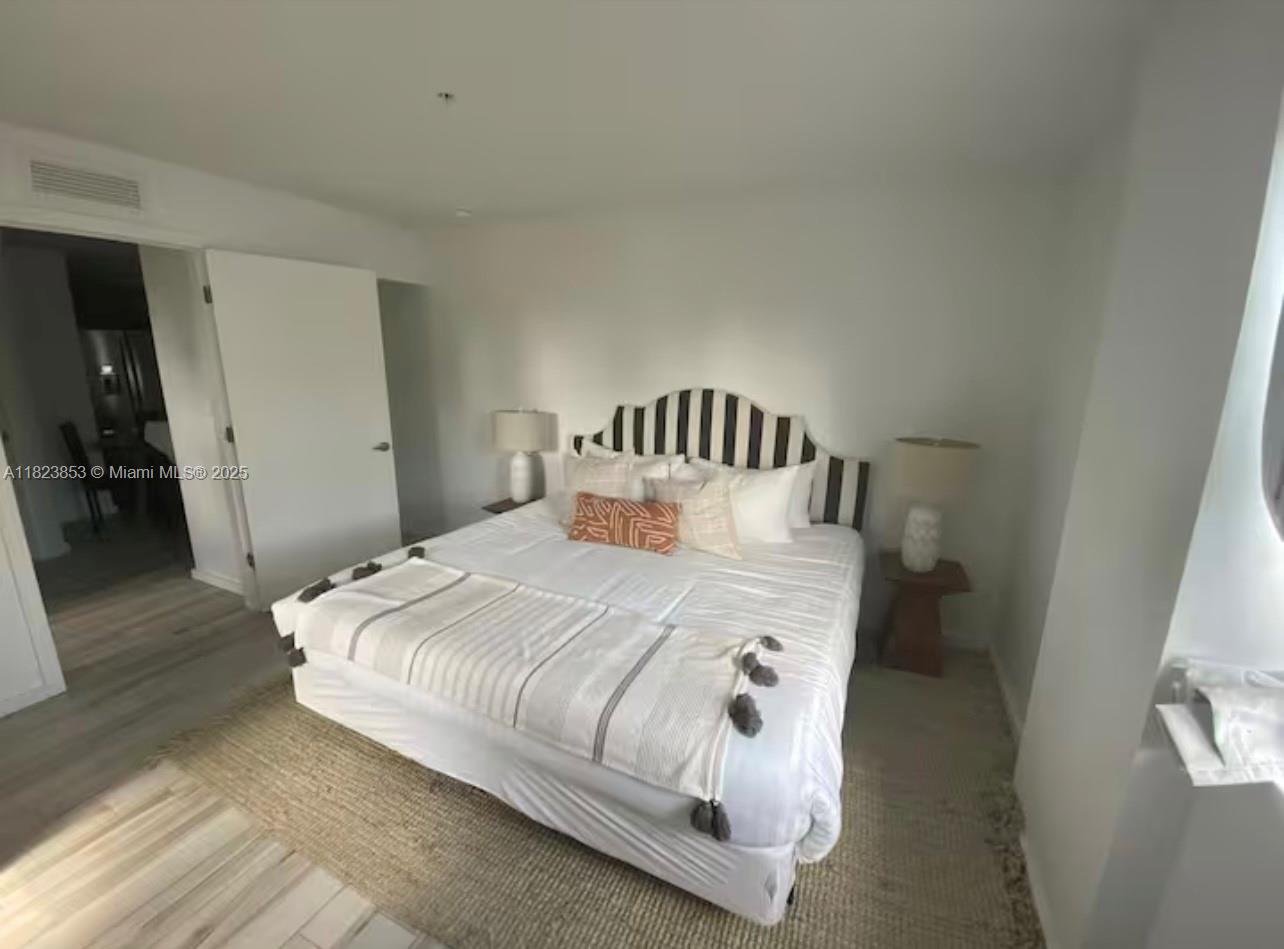 EMILIA CONDO - Residential