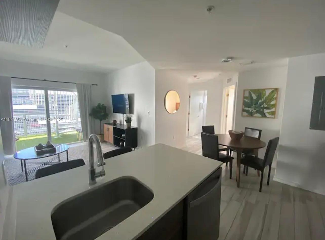 EMILIA CONDO - Residential