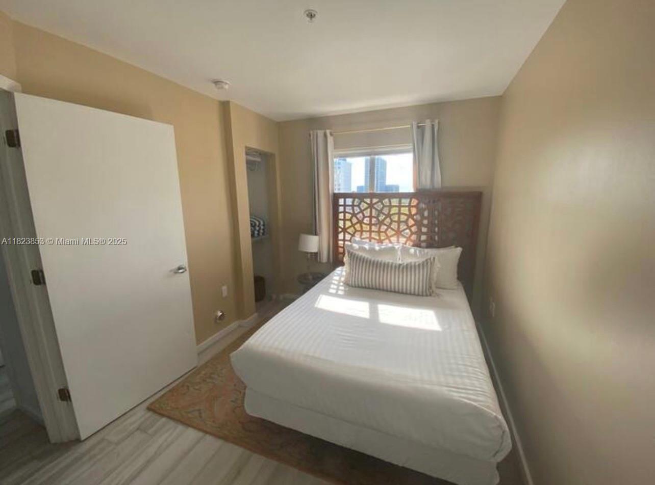 EMILIA CONDO - Residential