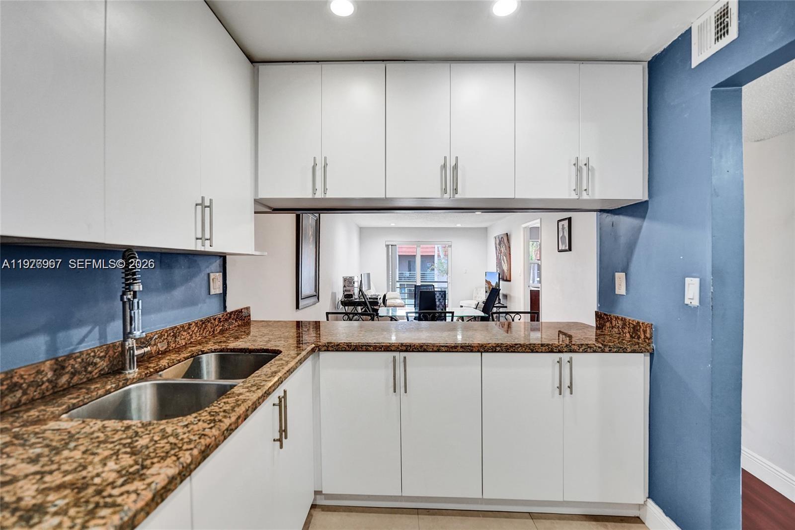 COUNTRYSIDE CONDO - Residential