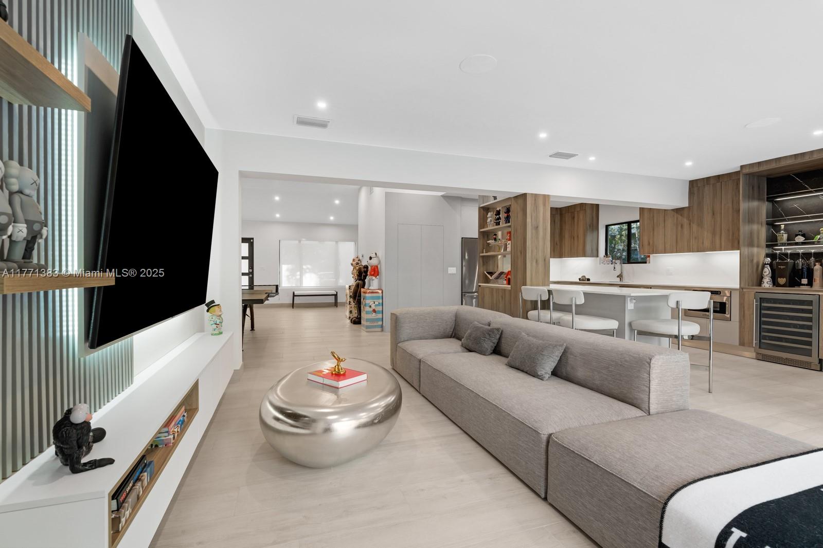 BISCAYNE POINT - Residential
