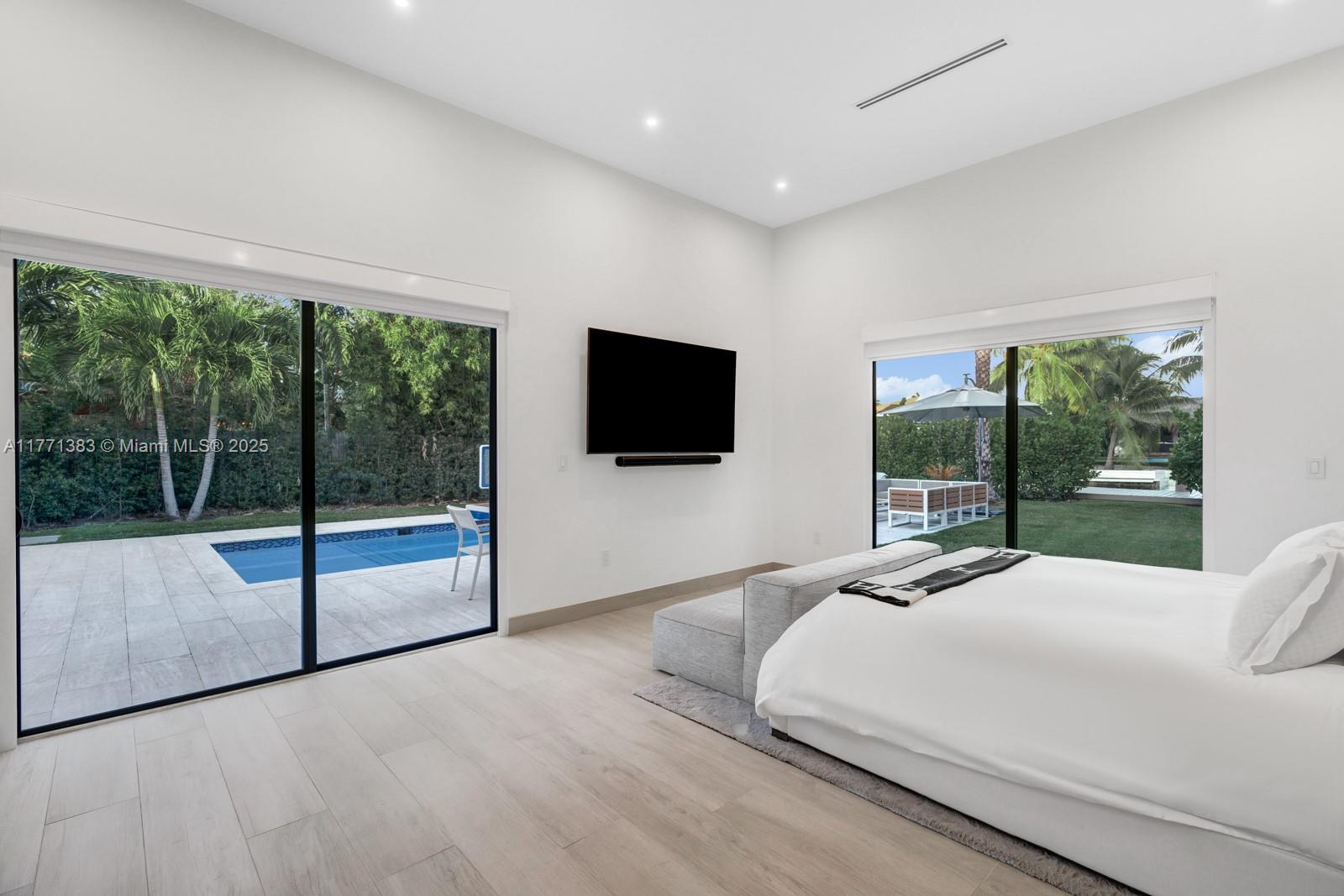 BISCAYNE POINT - Residential