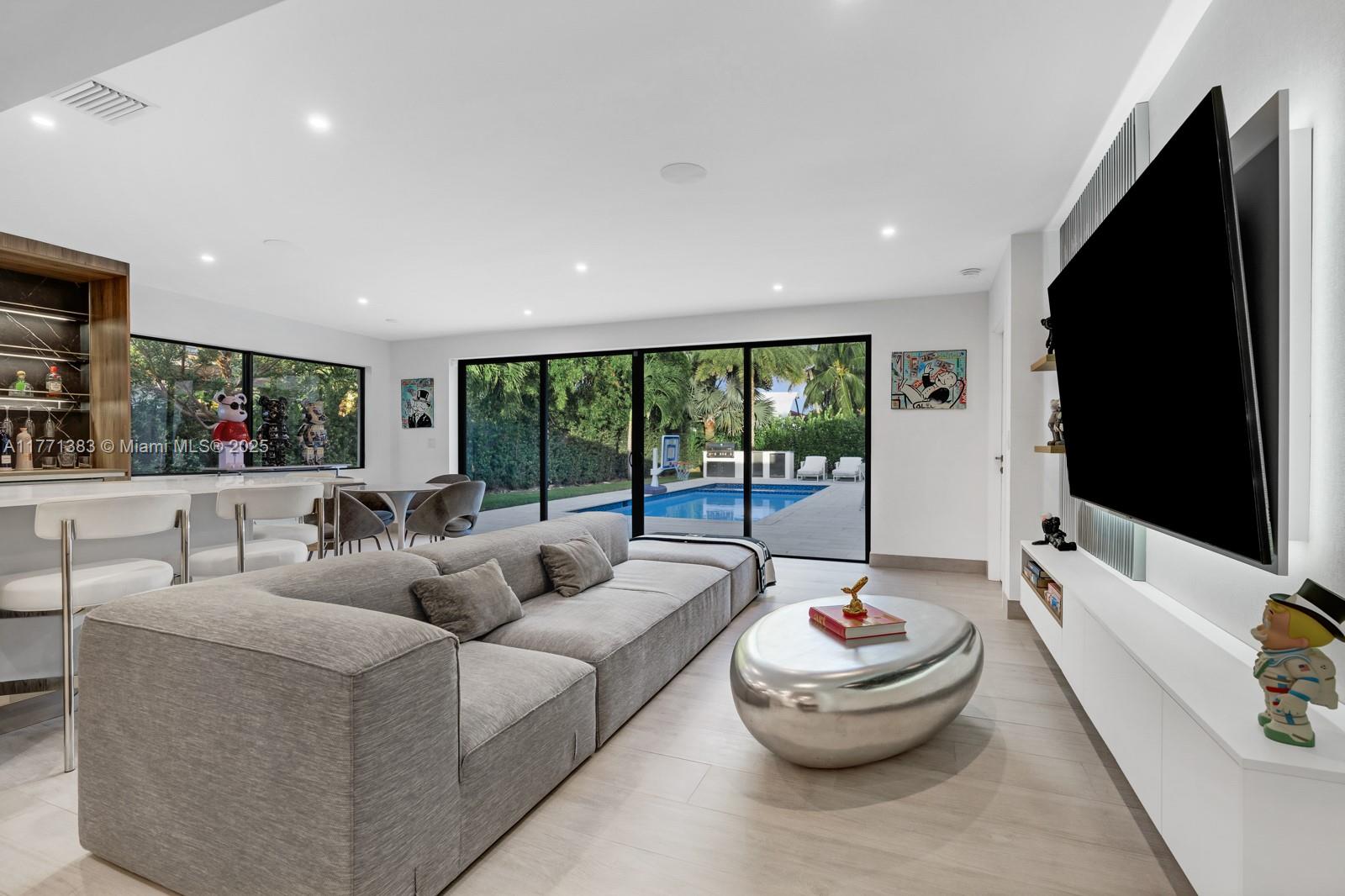 BISCAYNE POINT - Residential