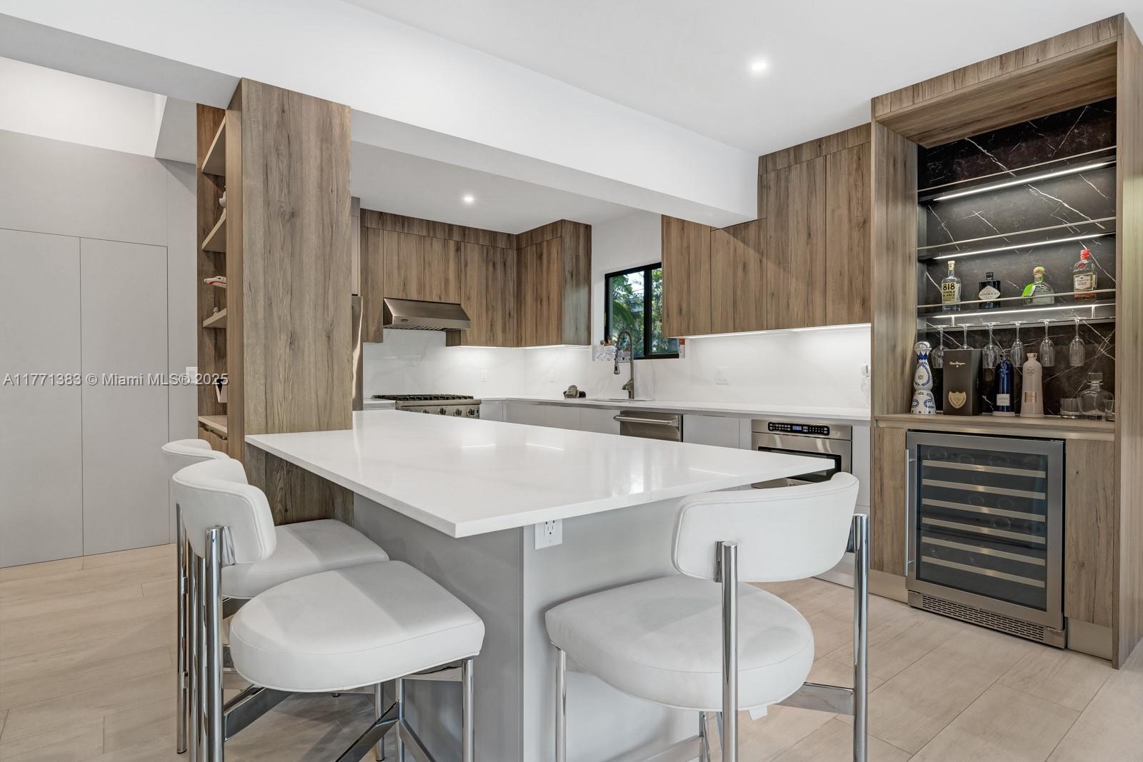 BISCAYNE POINT - Residential