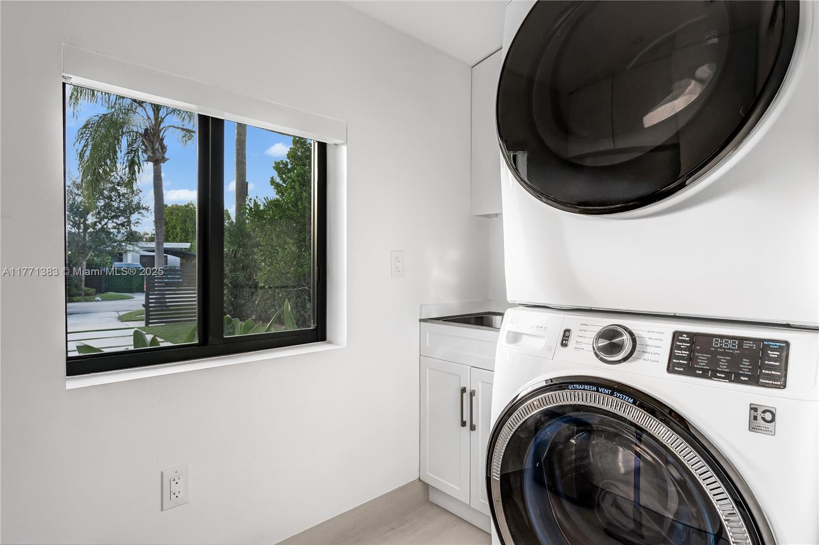 BISCAYNE POINT - Residential
