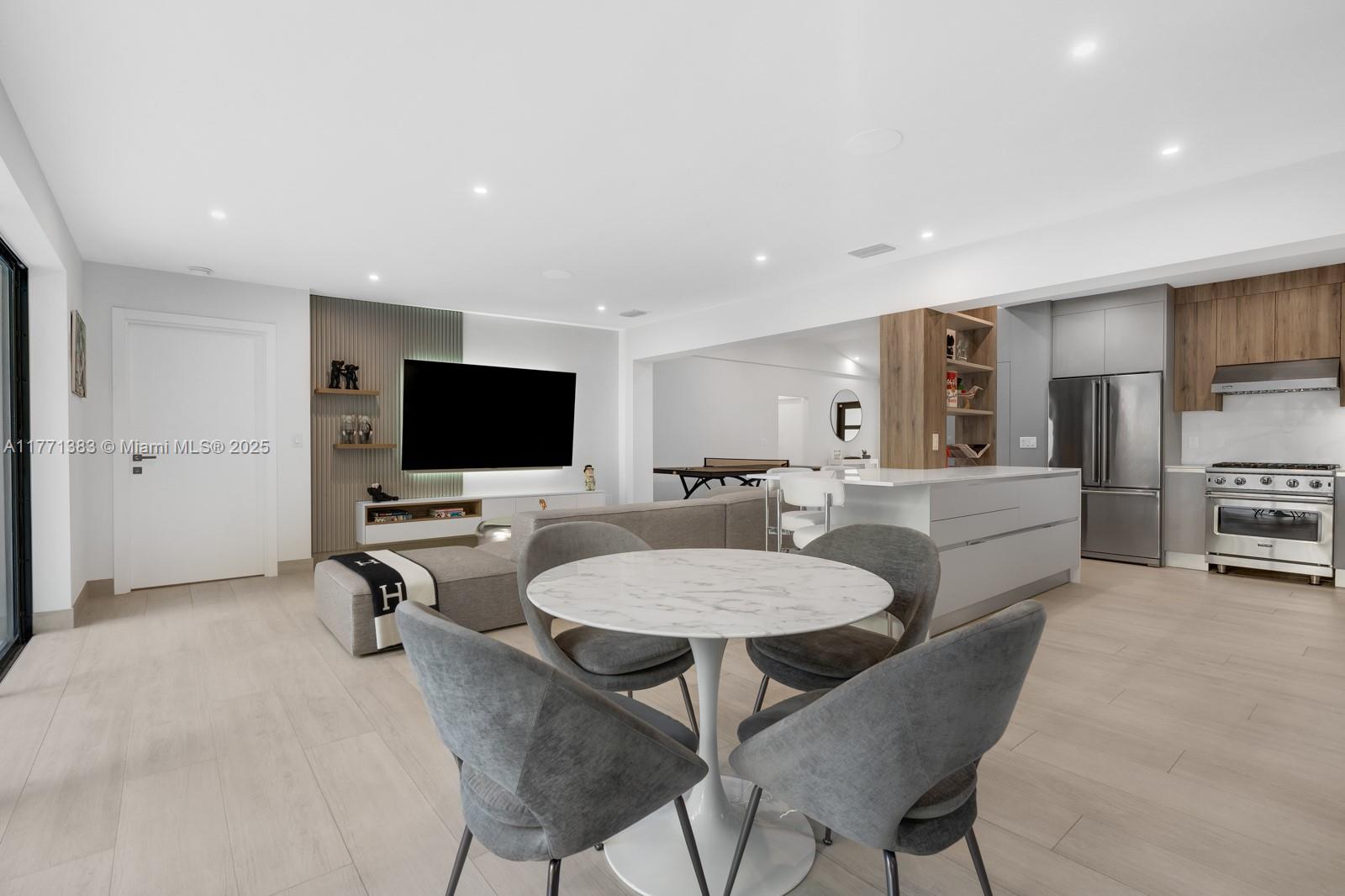 BISCAYNE POINT - Residential
