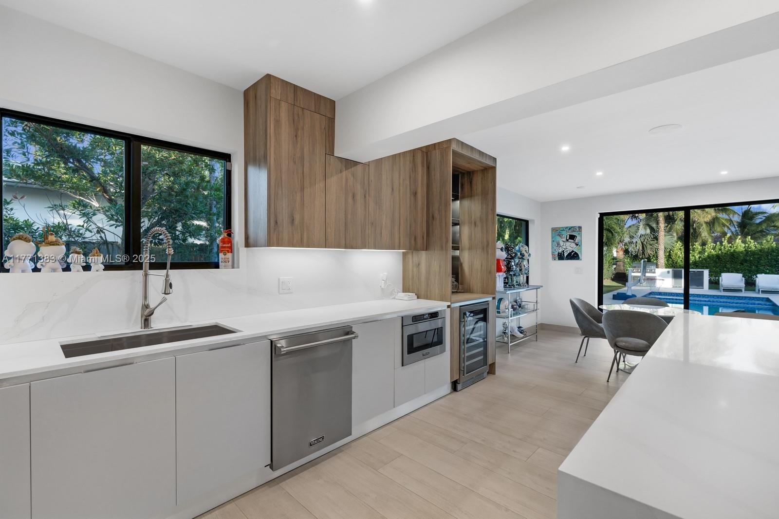 BISCAYNE POINT - Residential