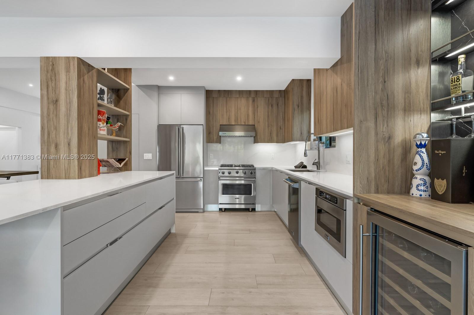 BISCAYNE POINT - Residential