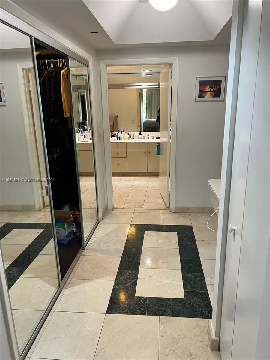 2000 ISL BLVD WILLIAMS IS - Residential