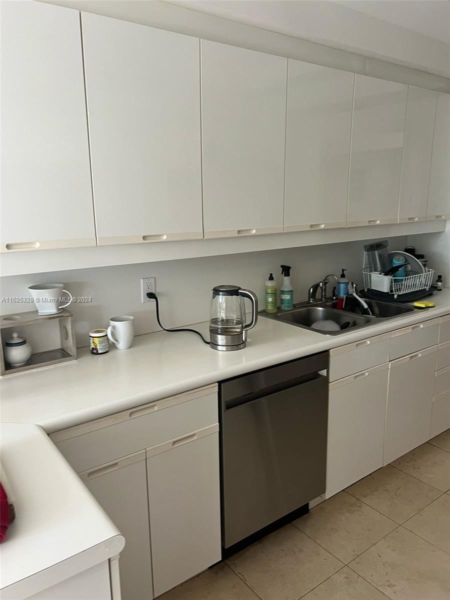 2000 ISL BLVD WILLIAMS IS - Residential