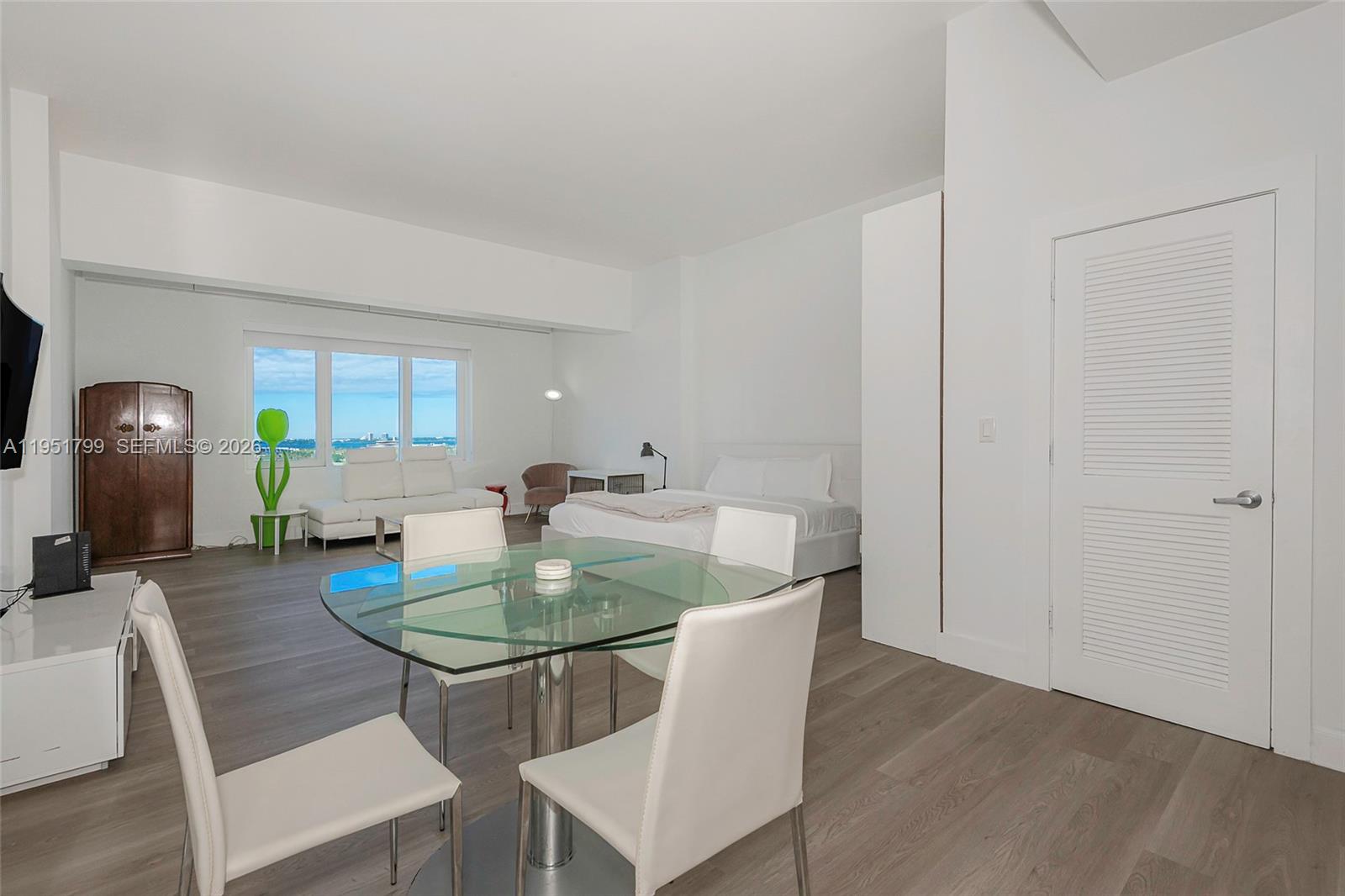 2301 Collins Ave 1636