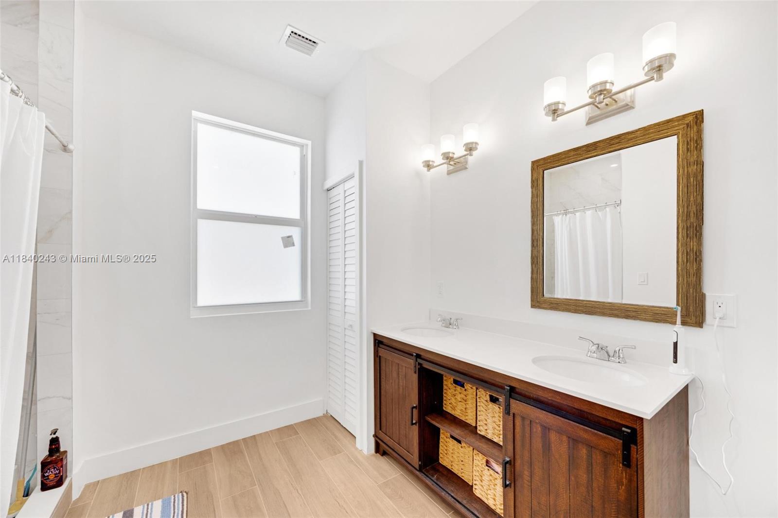 CUTTHROAT HARBOR ESTS - Residential