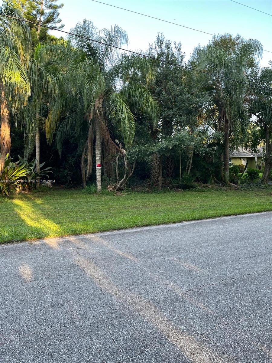1649 SW Taurus Ln