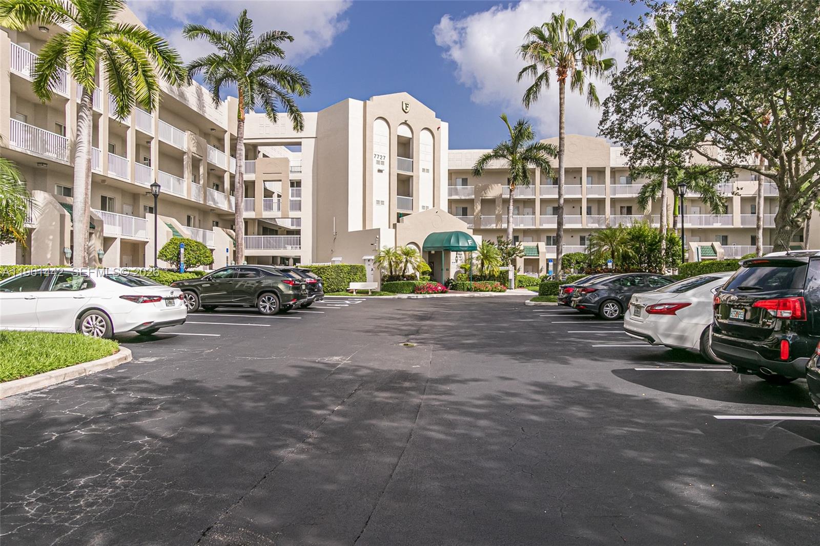 SOUTHAMPTON CONDOMINIUM F - Residential