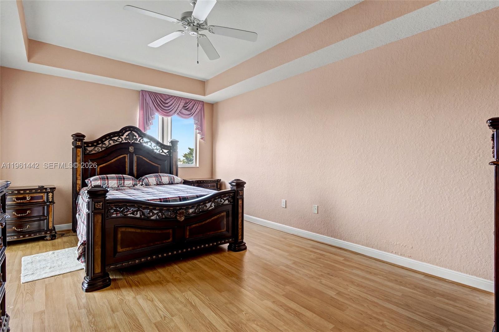 SOUTHAMPTON CONDOMINIUM F - Residential