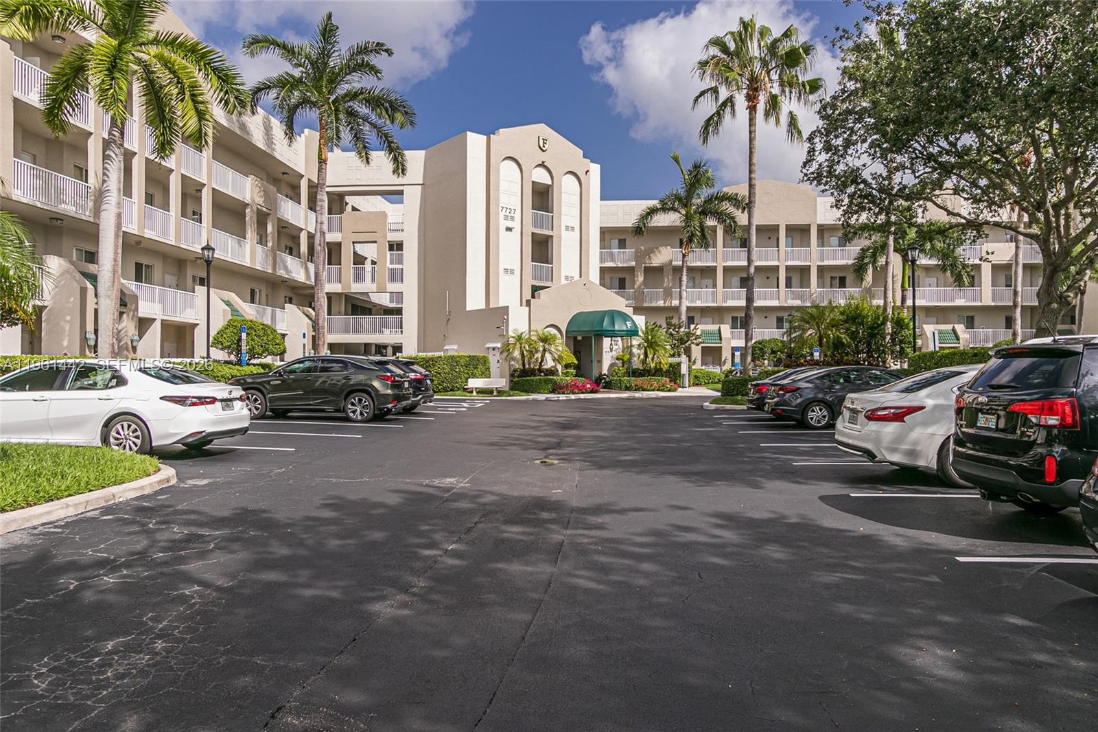 SOUTHAMPTON CONDOMINIUM F - Residential