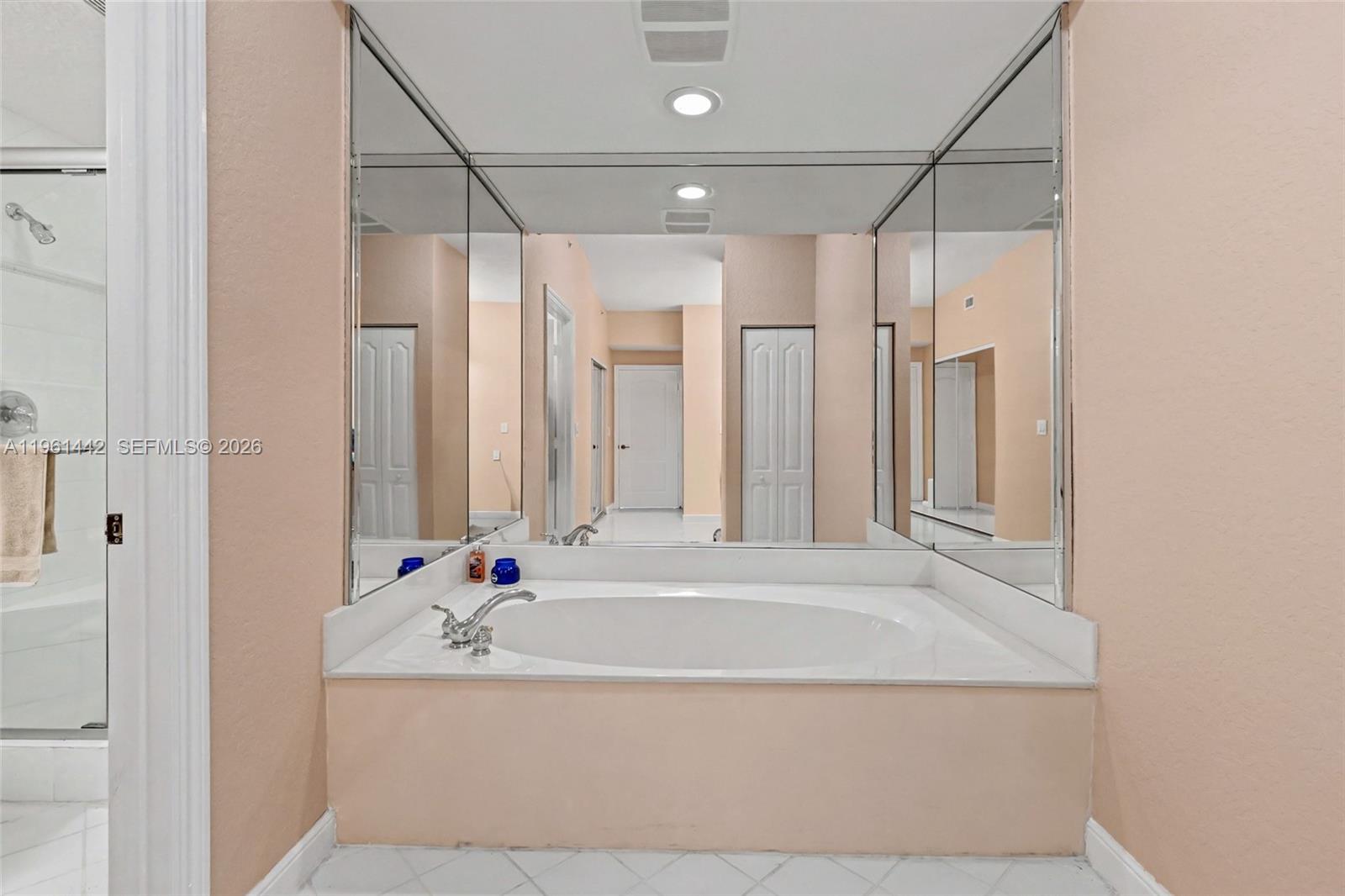 SOUTHAMPTON CONDOMINIUM F - Residential