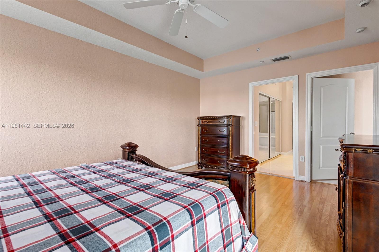 SOUTHAMPTON CONDOMINIUM F - Residential