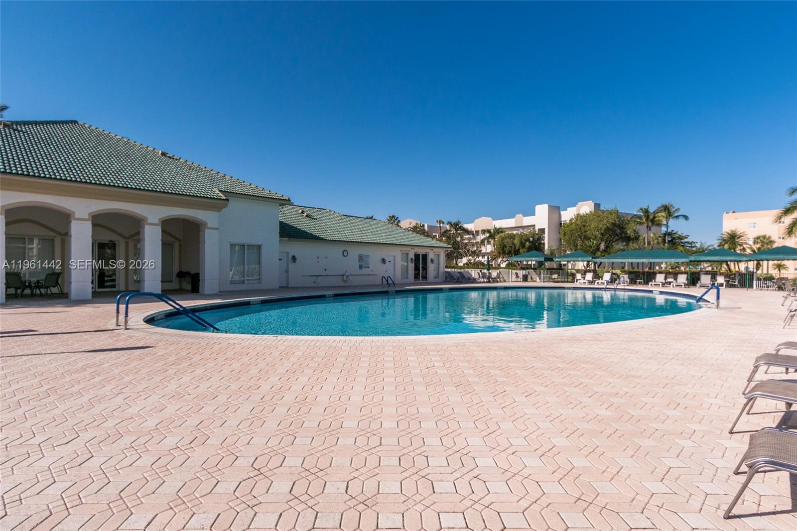 SOUTHAMPTON CONDOMINIUM F - Residential