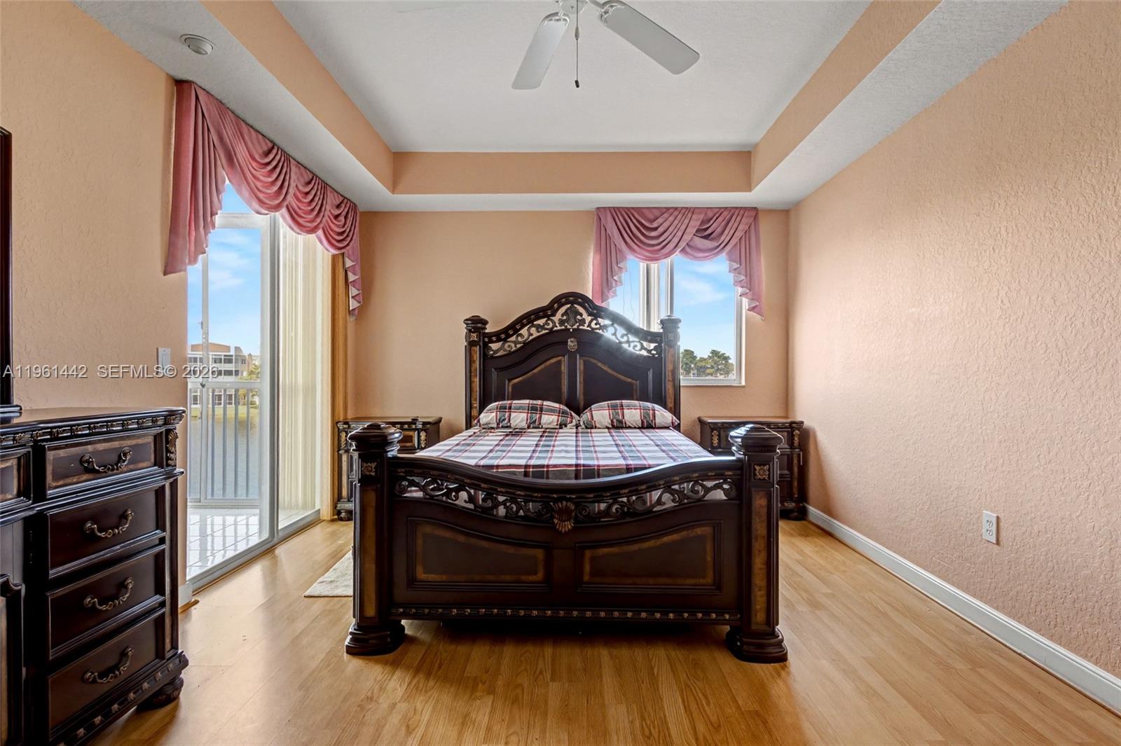 SOUTHAMPTON CONDOMINIUM F - Residential