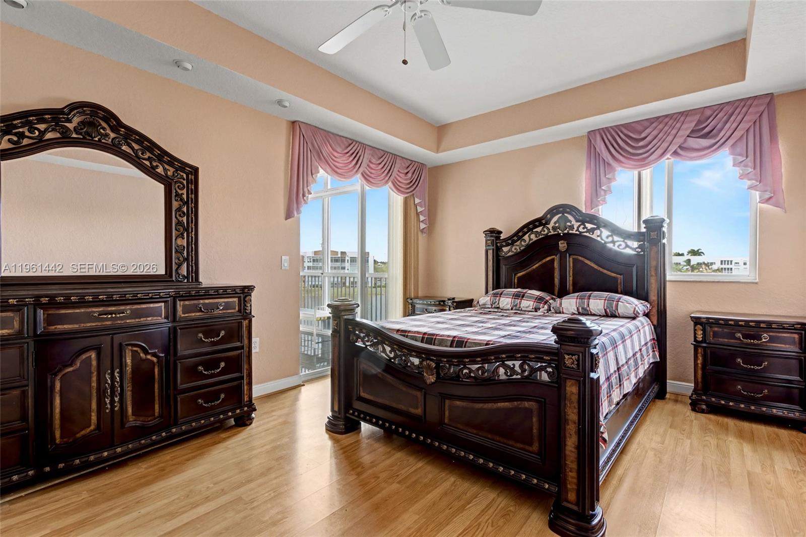 SOUTHAMPTON CONDOMINIUM F - Residential