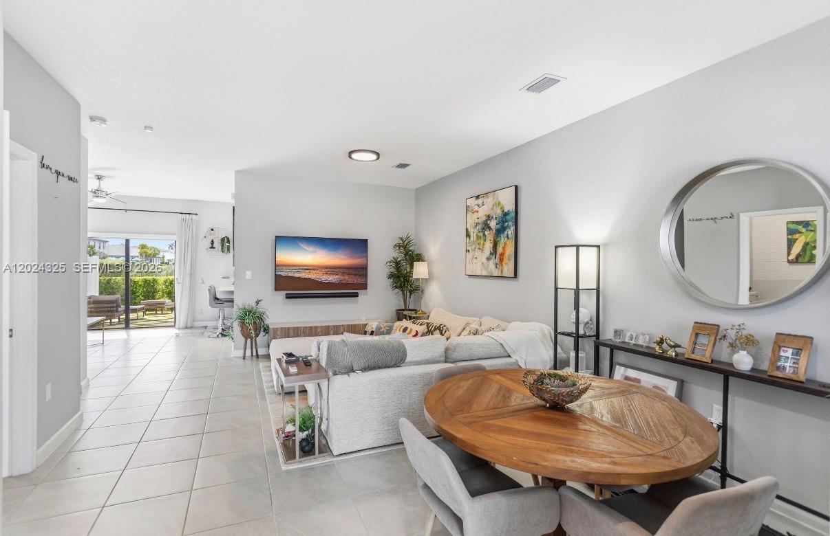 VISTA LAGO - Residential Lease