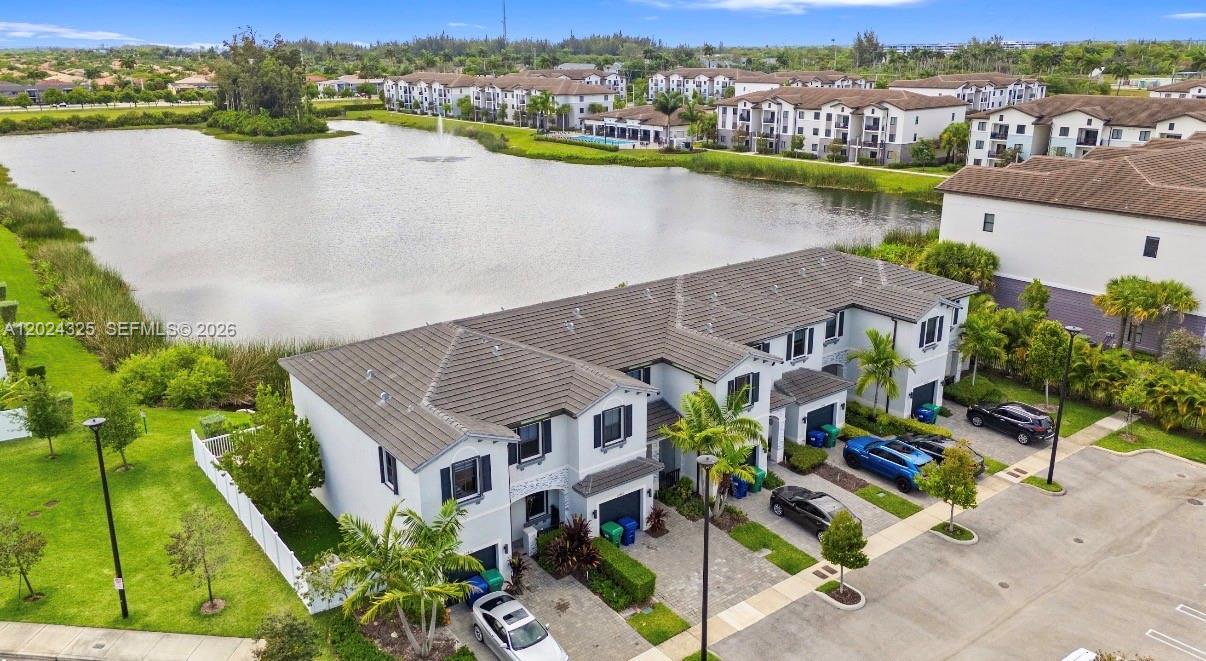 VISTA LAGO - Residential Lease