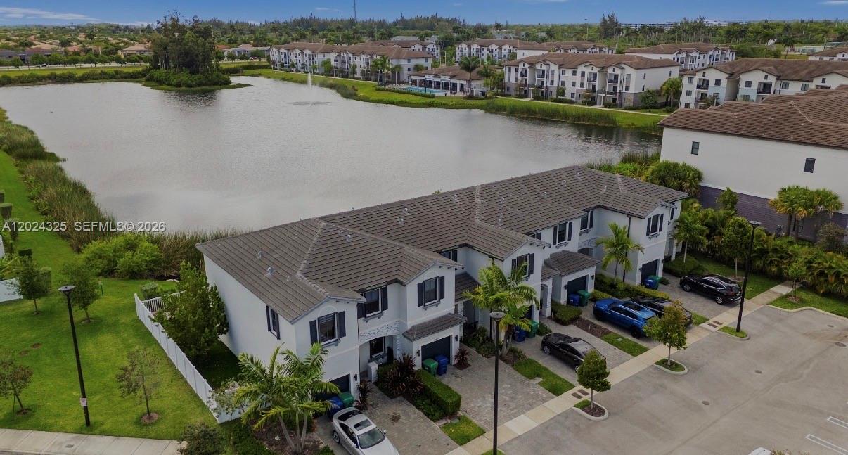 VISTA LAGO - Residential Lease